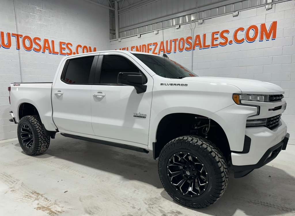 Chevrolet Silverado 1500 RST Crew Cab 4WD 2021 Chevrolet Silverado 1500 RST Crew Cab 4WD 2021