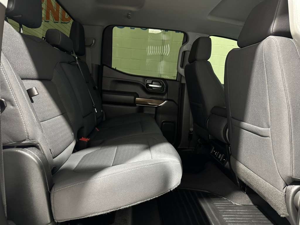 Chevrolet Silverado 1500 RST Crew Cab 4WD 2021 Chevrolet Silverado 1500 RST Crew Cab 4WD 2021