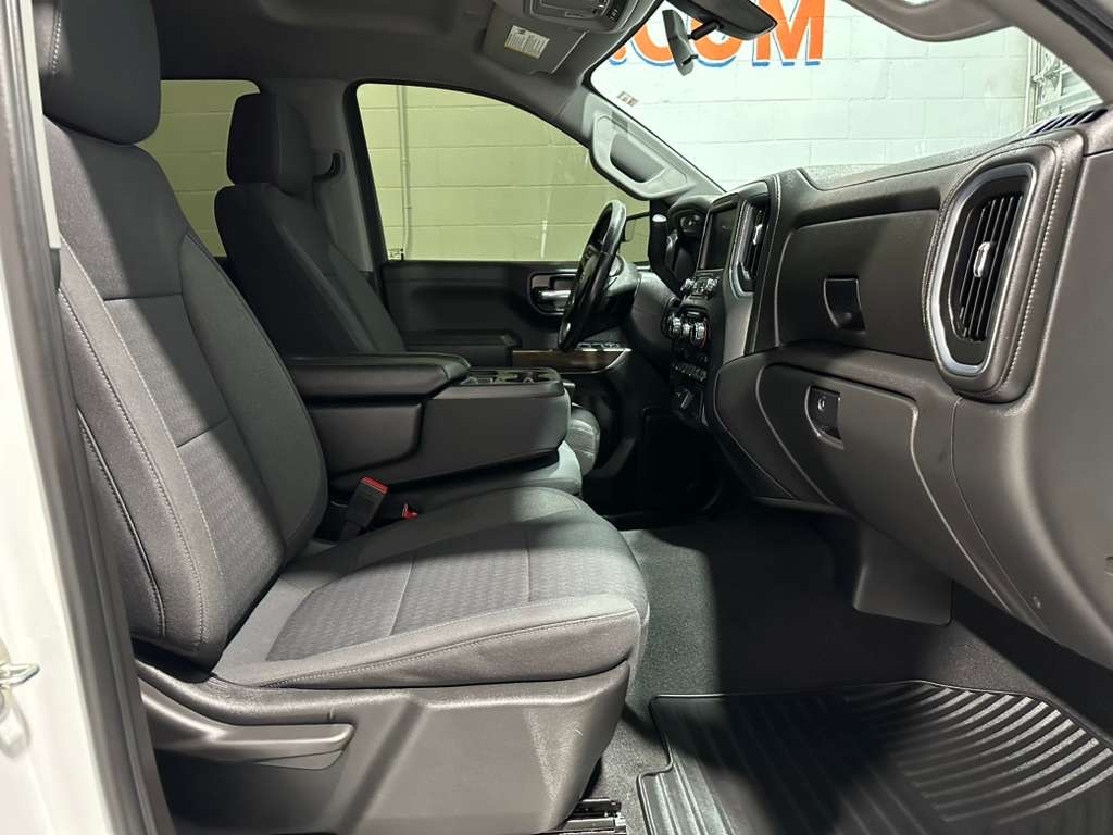 Chevrolet Silverado 1500 RST Crew Cab 4WD 2021 Chevrolet Silverado 1500 RST Crew Cab 4WD 2021