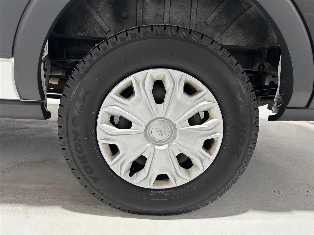 Ford Transit 350 Wagon Low Roof XLT 60/40 Pass. 148-in. WB 2016 Ford Transit 350 Wagon Low Roof XLT 60/40 Pass. 148-in. WB 2016