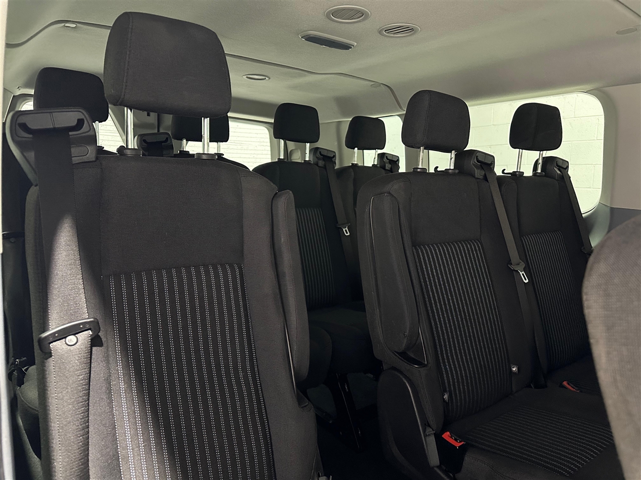 Ford Transit 350 Wagon Low Roof XLT 60/40 Pass. 148-in. WB 2016 Ford Transit 350 Wagon Low Roof XLT 60/40 Pass. 148-in. WB 2016