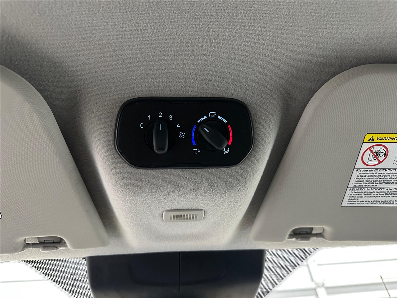 Ford Transit 350 Wagon Low Roof XLT 60/40 Pass. 148-in. WB 2016 Ford Transit 350 Wagon Low Roof XLT 60/40 Pass. 148-in. WB 2016