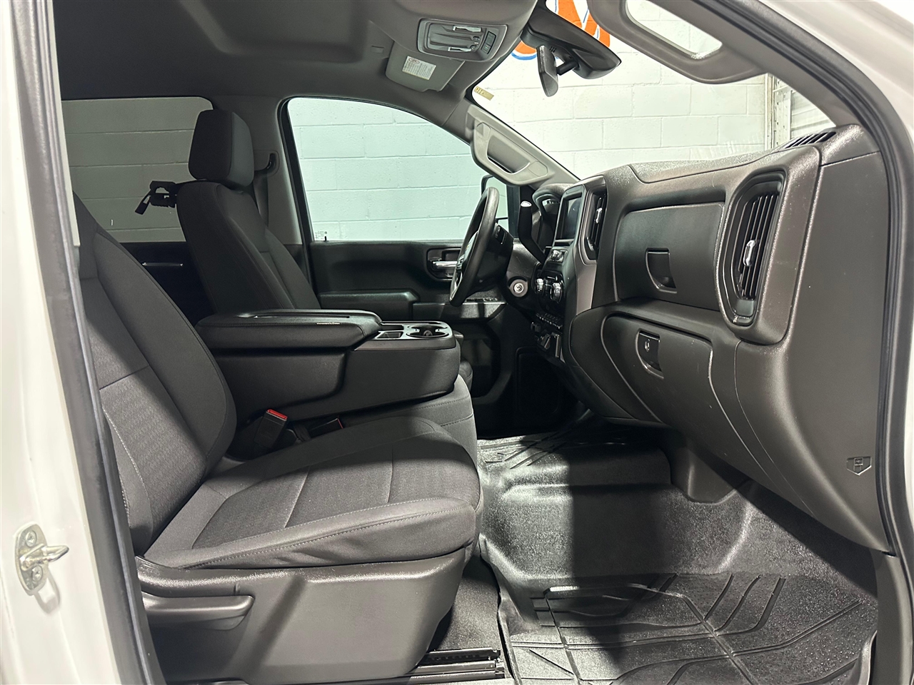 Chevrolet Silverado 2500HD Custom Crew Cab Long Box 4WD 2022 Chevrolet Silverado 2500HD Custom Crew Cab Long Box 4WD 2022