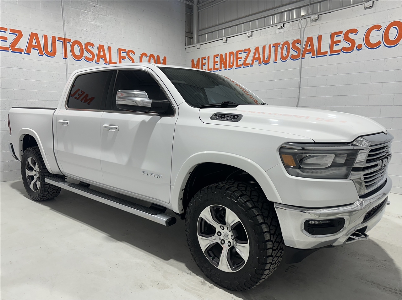 RAM 1500 Laramie Crew Cab SWB 4WD 2022