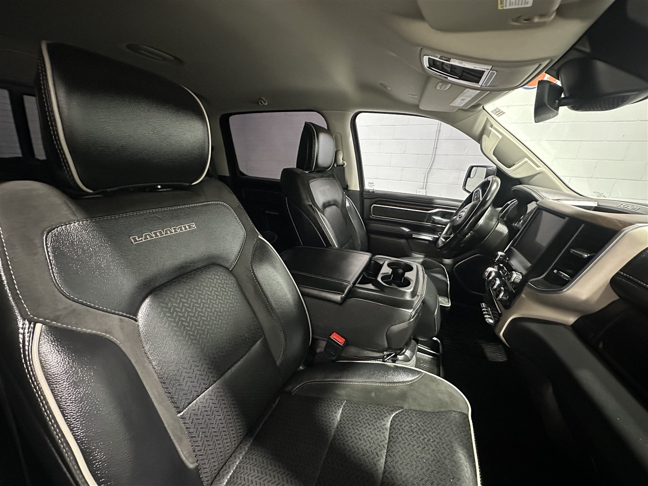 RAM 1500 Laramie Crew Cab SWB 4WD 2022