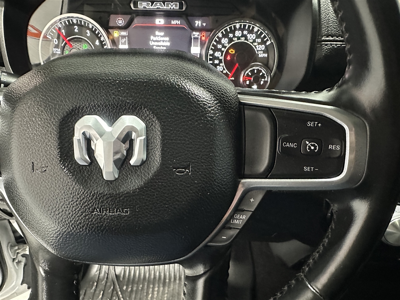 RAM 1500 Laramie Crew Cab SWB 4WD 2022