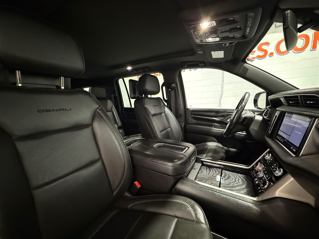 GMC Yukon XL Denali 2WD 2021