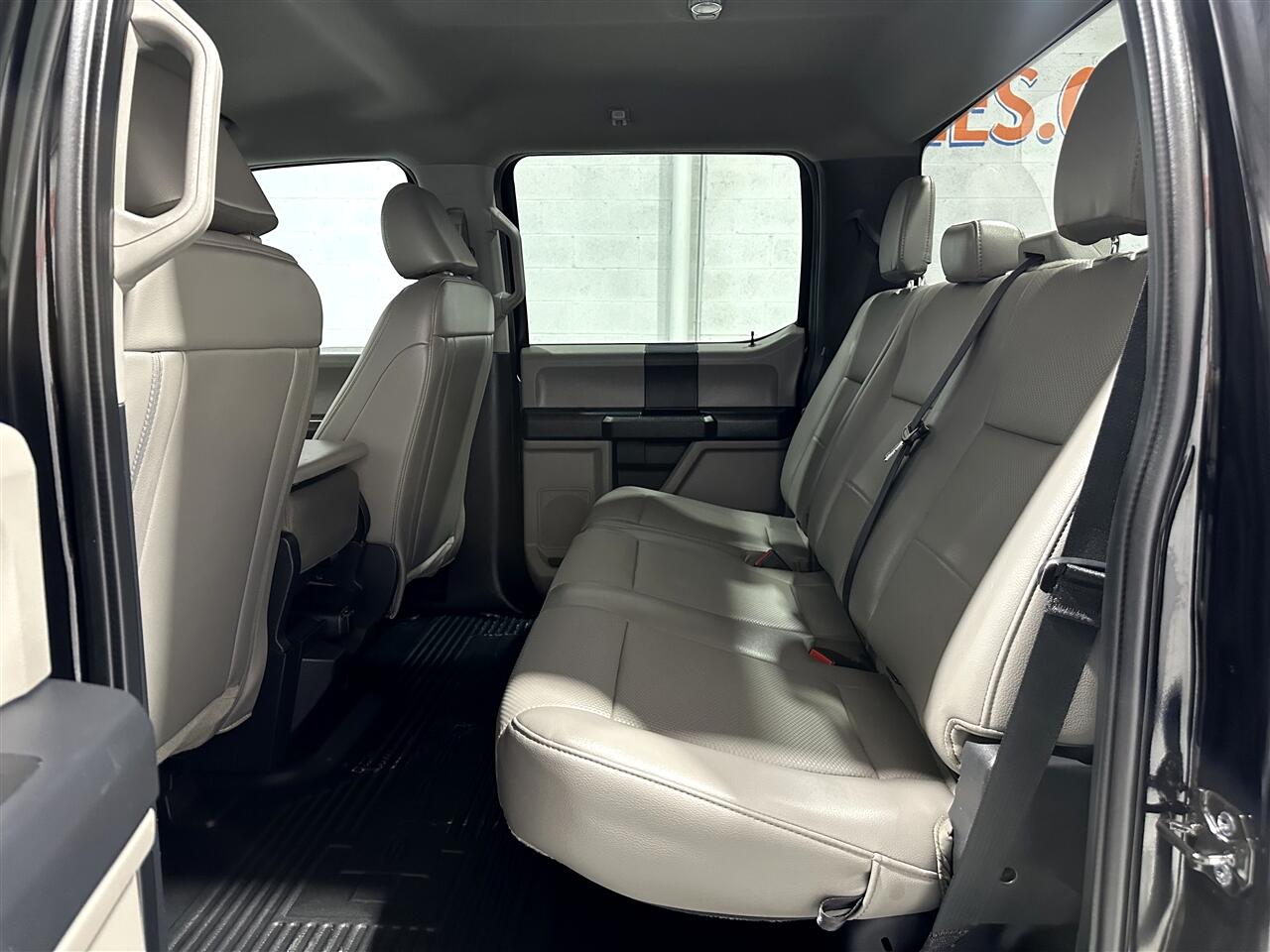 Ford F-350 SD XL Crew Cab Long Bed DRW 4WD 2022