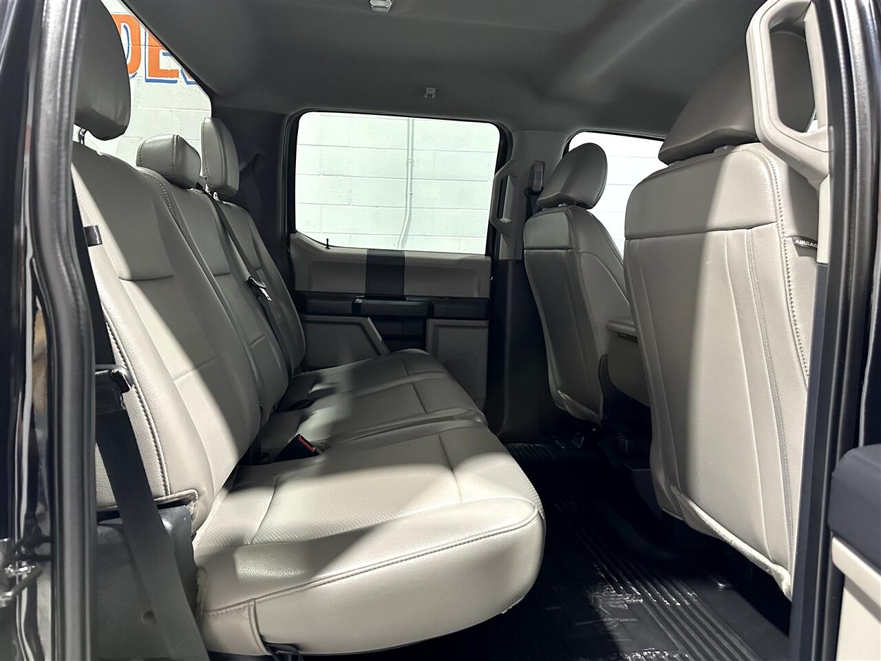 Ford F-350 SD XL Crew Cab Long Bed DRW 4WD 2022