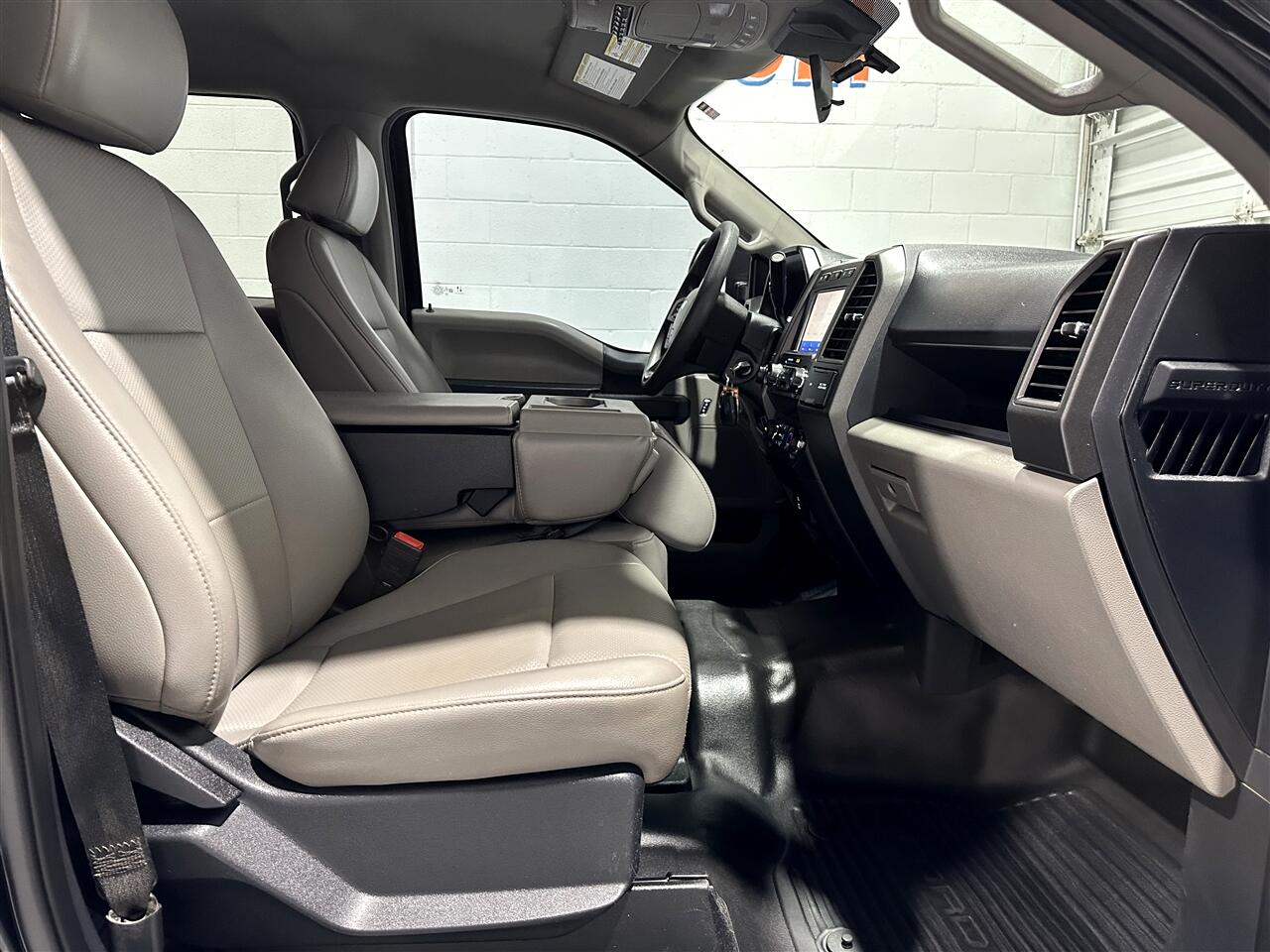 Ford F-350 SD XL Crew Cab Long Bed DRW 4WD 2022