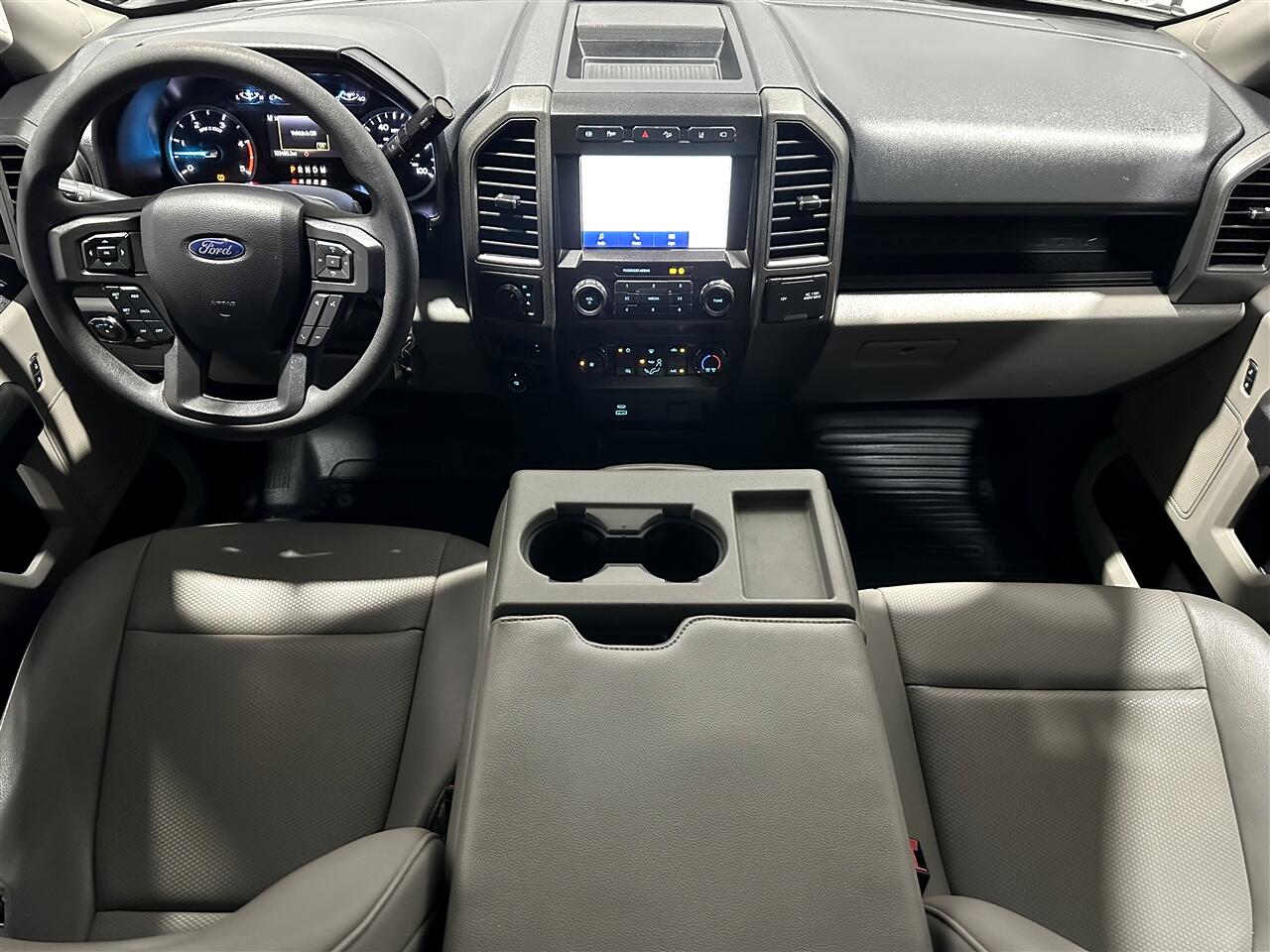 Ford F-350 SD XL Crew Cab Long Bed DRW 4WD 2022