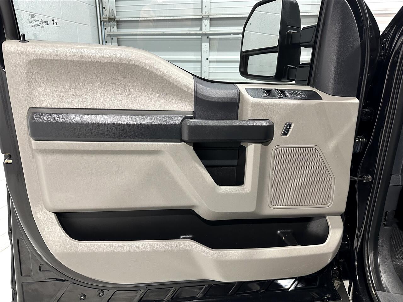 Ford F-350 SD XL Crew Cab Long Bed DRW 4WD 2022