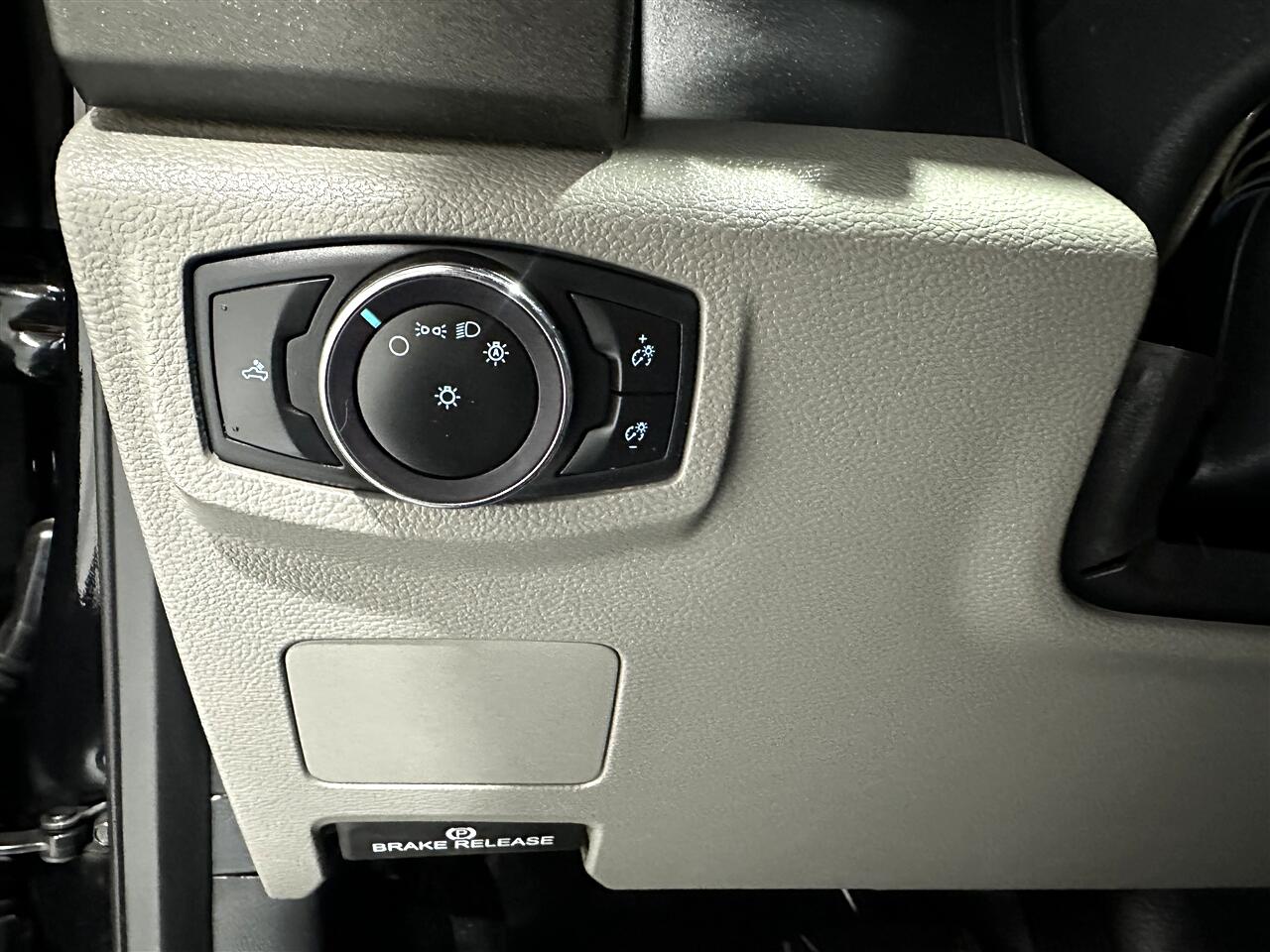 Ford F-350 SD XL Crew Cab Long Bed DRW 4WD 2022