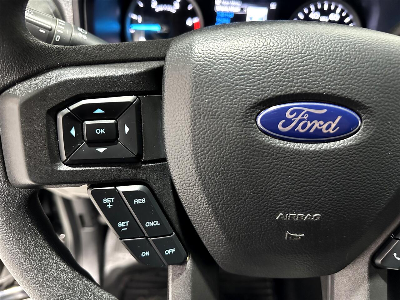 Ford F-350 SD XL Crew Cab Long Bed DRW 4WD 2022