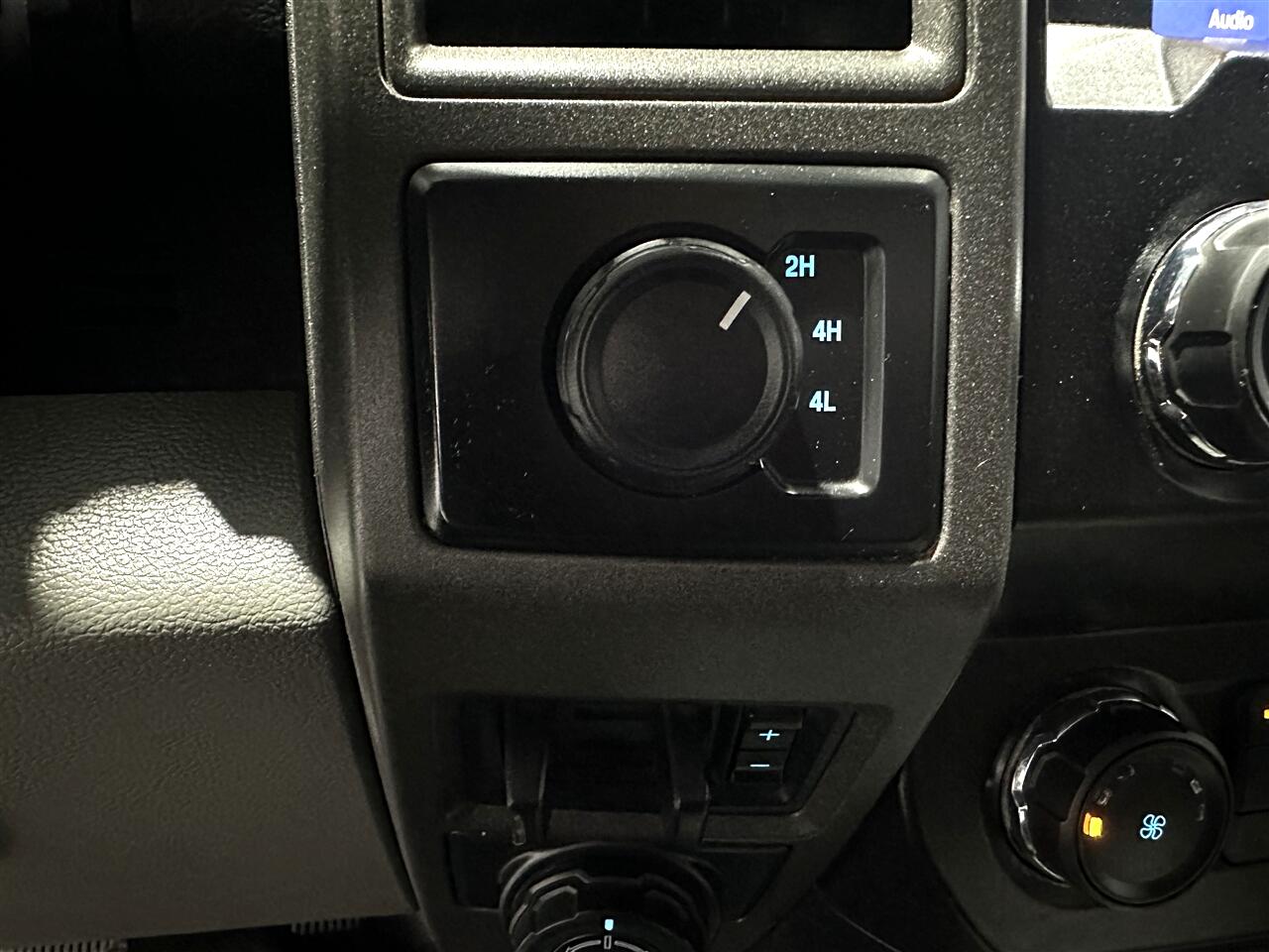 Ford F-350 SD XL Crew Cab Long Bed DRW 4WD 2022