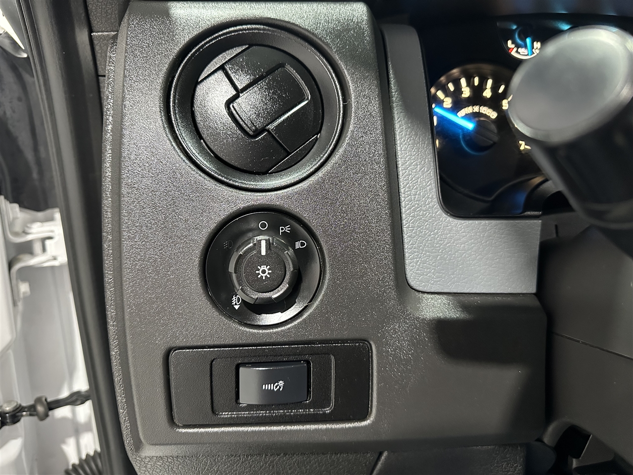 Ford F-150 XL SuperCrew 5.5-ft. Bed 2WD 2014