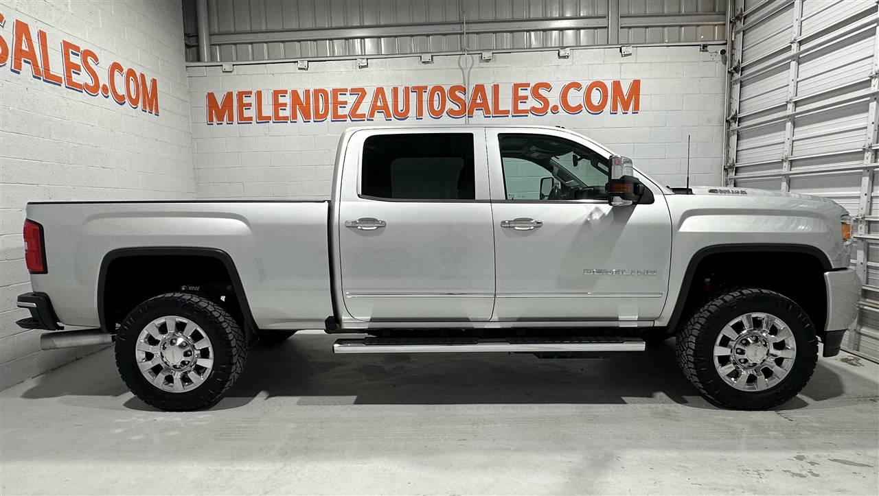 GMC Sierra 2500HD Denali Crew Cab 4WD 2018