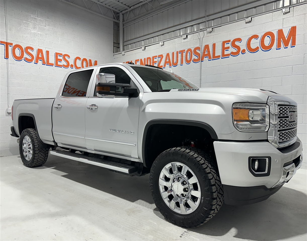 GMC Sierra 2500HD Denali Crew Cab 4WD 2018