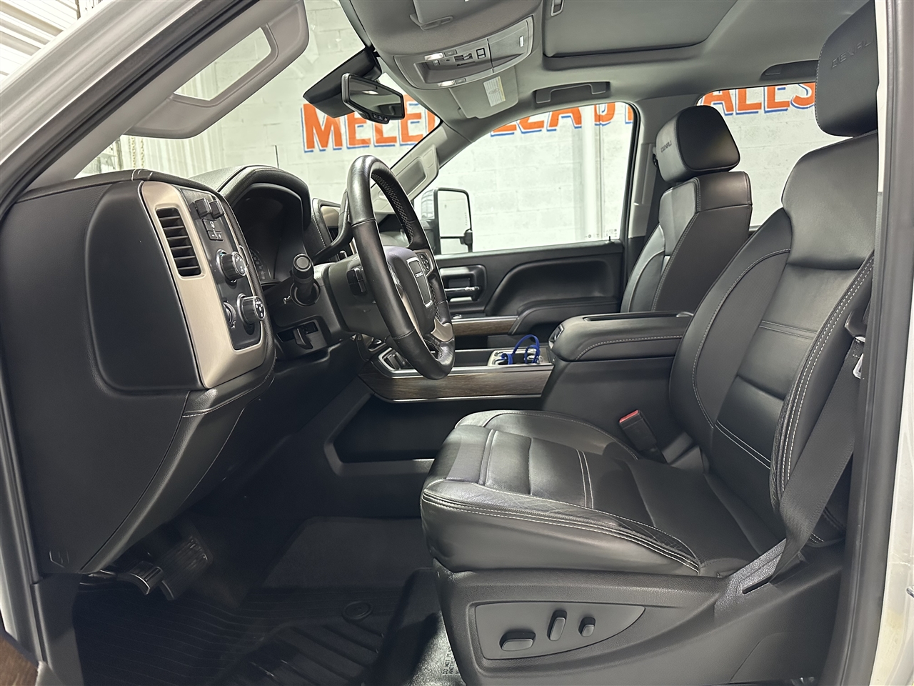 GMC Sierra 2500HD Denali Crew Cab 4WD 2018