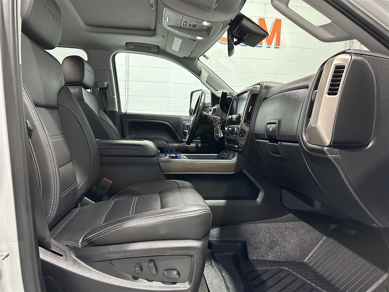 GMC Sierra 2500HD Denali Crew Cab 4WD 2018