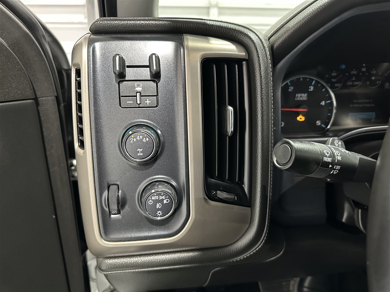 GMC Sierra 2500HD Denali Crew Cab 4WD 2018