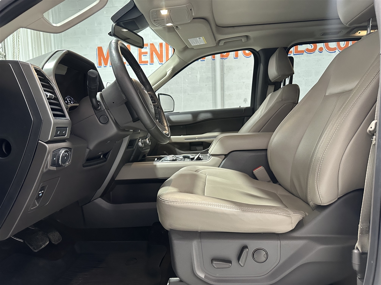 Ford Expedition XLT 2021