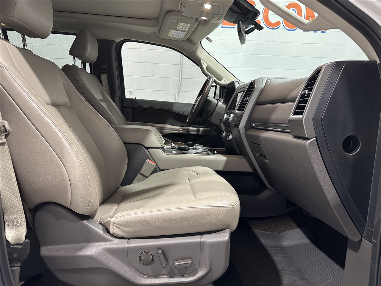 Ford Expedition XLT 2021