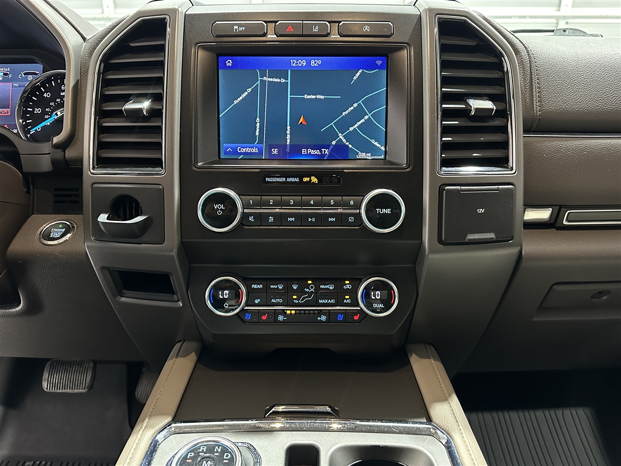 Ford Expedition XLT 2021