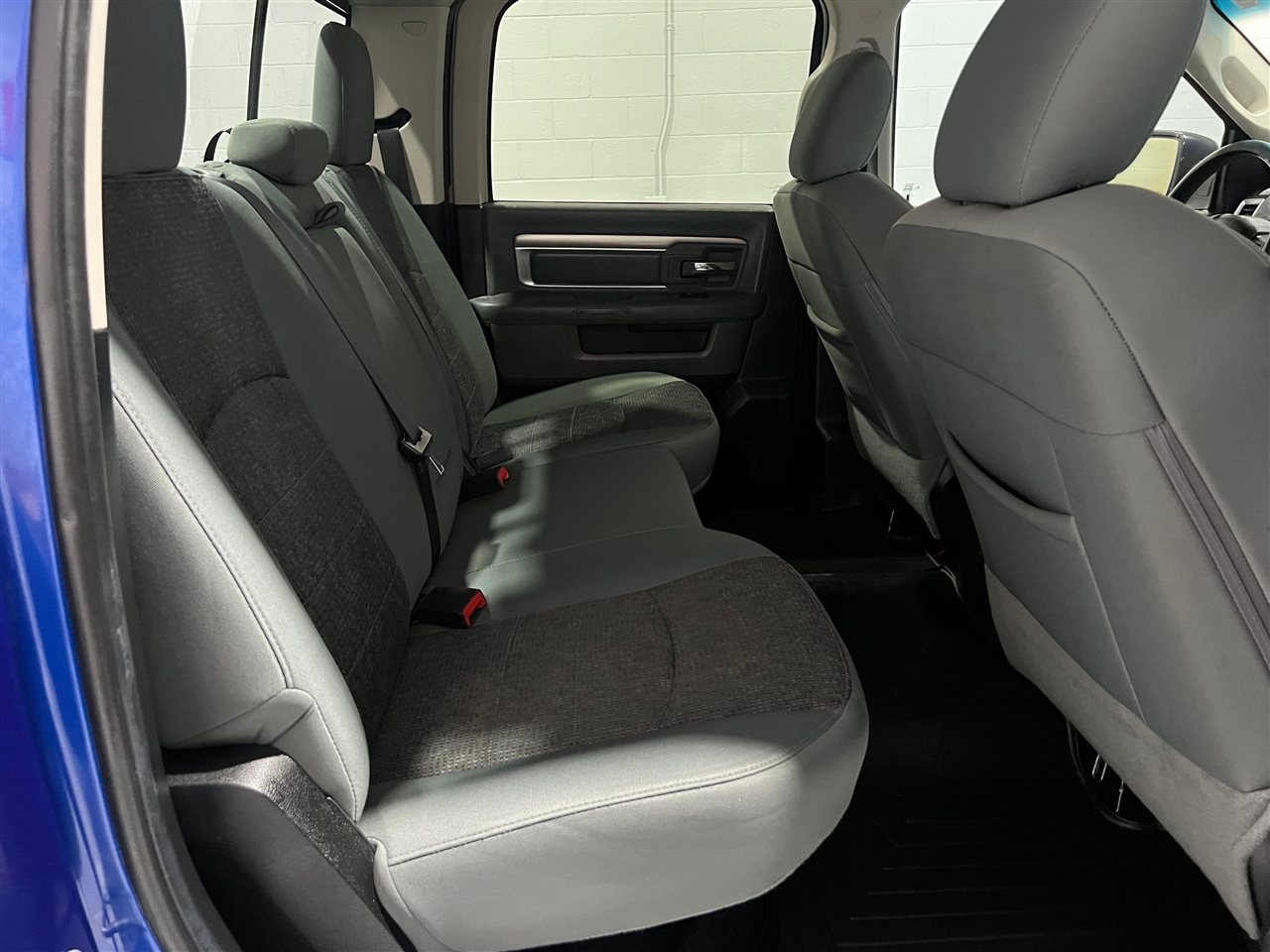 RAM 1500 SLT Crew Cab SWB 2WD 2016