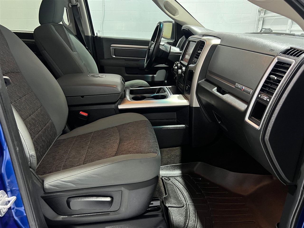 RAM 1500 SLT Crew Cab SWB 2WD 2016