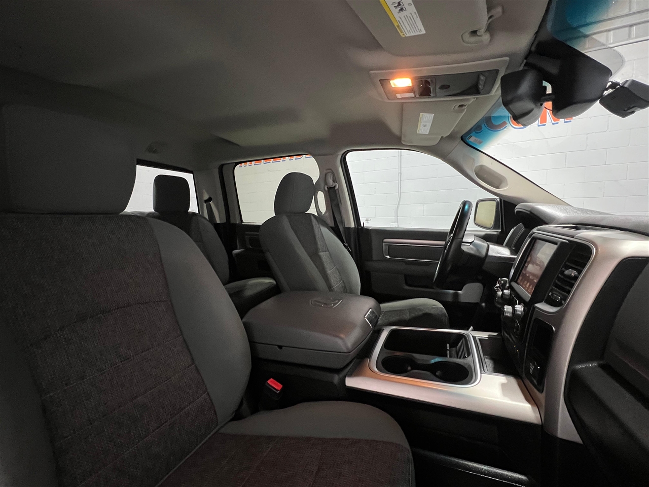 RAM 1500 SLT Crew Cab SWB 2WD 2016