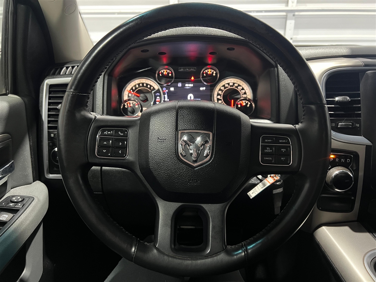 RAM 1500 SLT Crew Cab SWB 2WD 2016