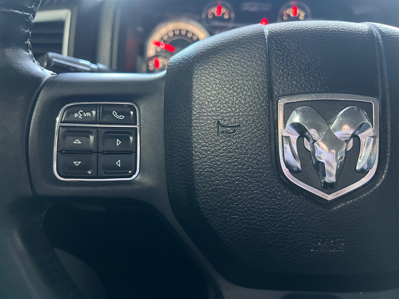 RAM 1500 SLT Crew Cab SWB 2WD 2016