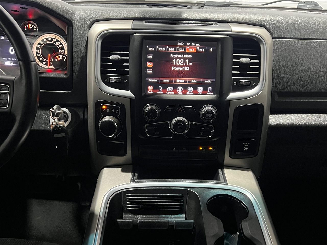 RAM 1500 SLT Crew Cab SWB 2WD 2016
