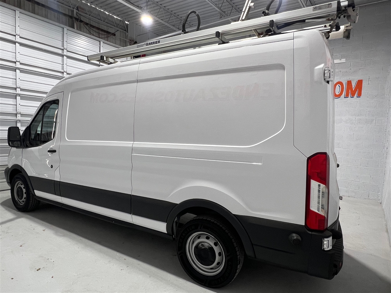 Ford Transit 350 Van Med. Roof w/Sliding Pass. 148-in. WB 2017