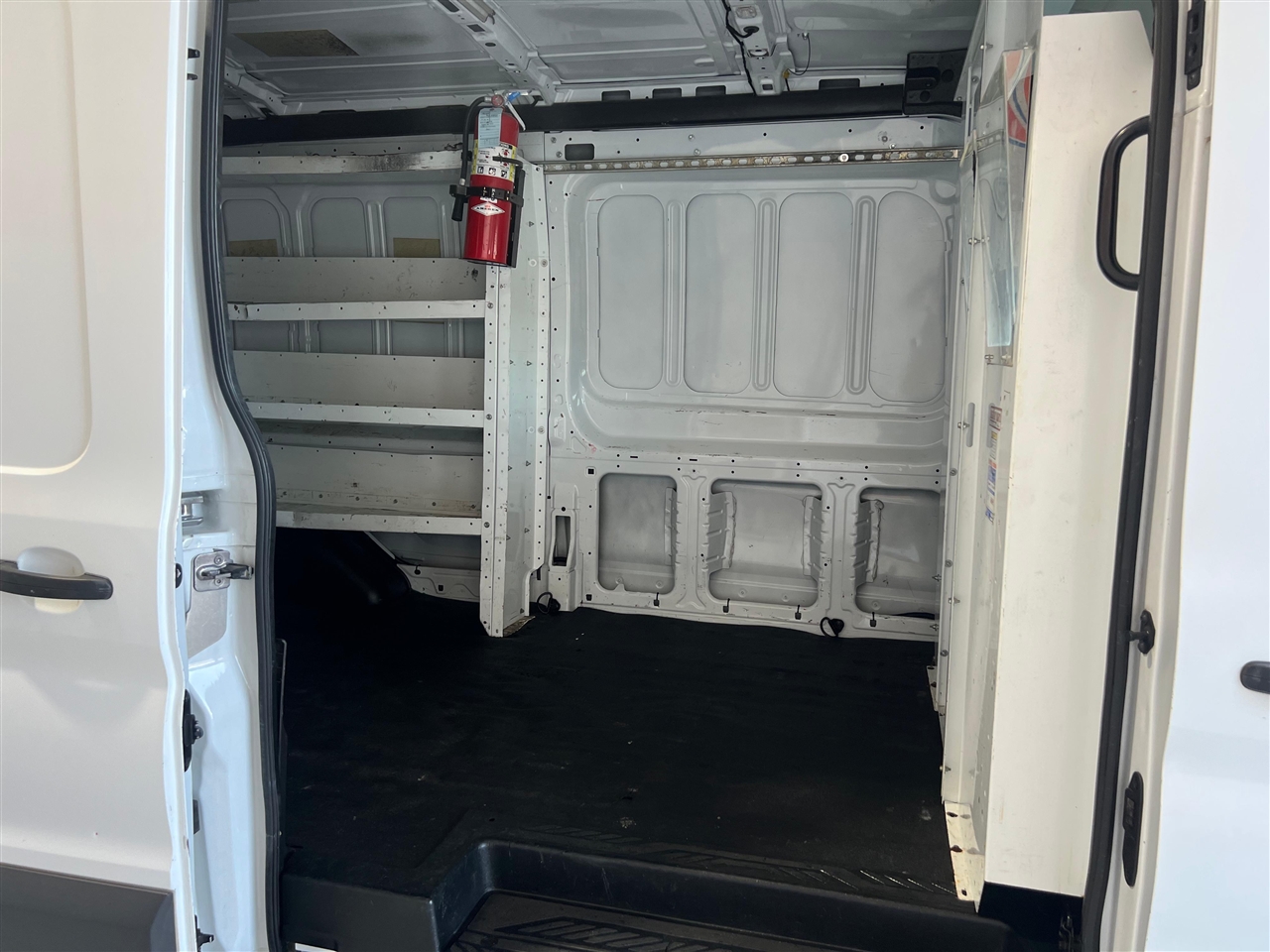 Ford Transit 350 Van Med. Roof w/Sliding Pass. 148-in. WB 2017