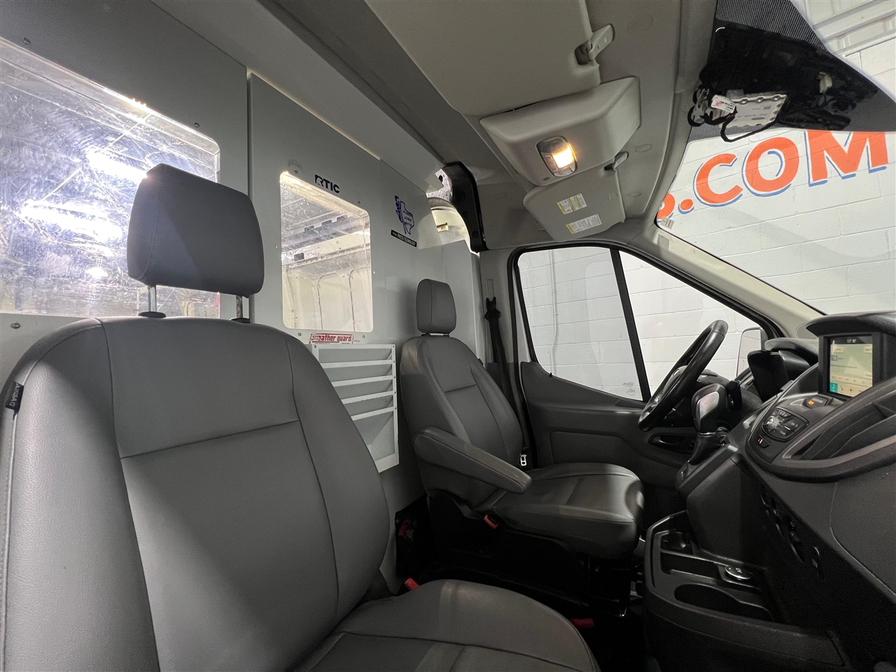 Ford Transit 350 Van Med. Roof w/Sliding Pass. 148-in. WB 2017