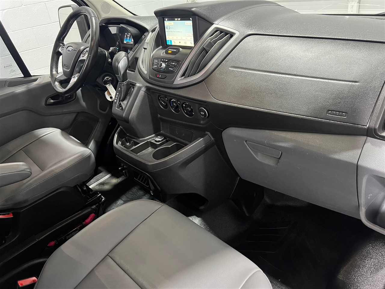 Ford Transit 350 Van Med. Roof w/Sliding Pass. 148-in. WB 2017