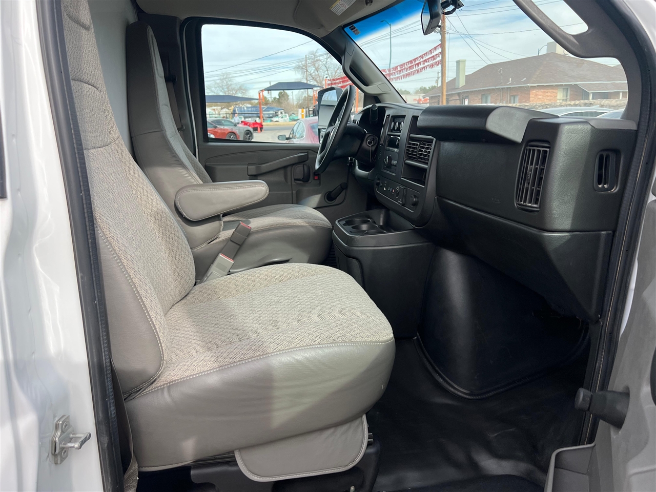 Chevrolet Express G3500 177" 2019