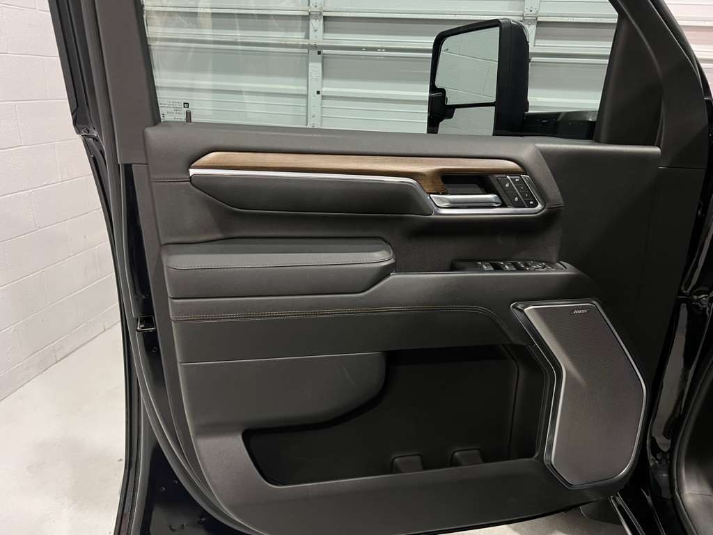 Chevrolet Silverado 3500HD High Country Crew Cab 4WD 2024