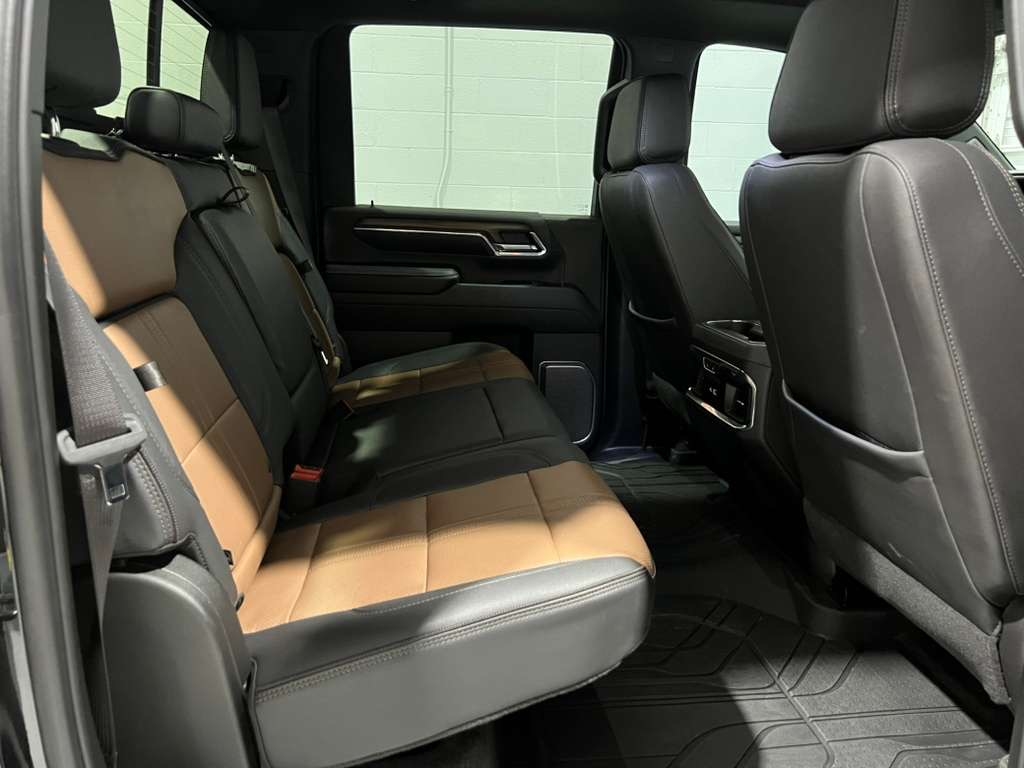 Chevrolet Silverado 3500HD High Country Crew Cab 4WD 2024