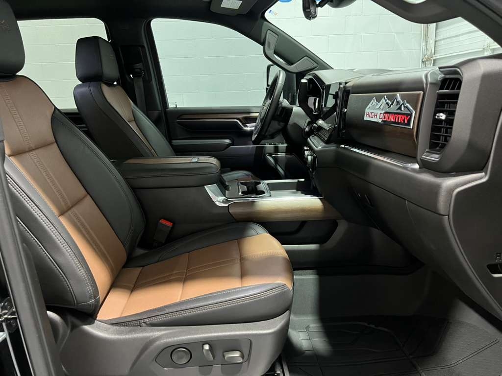 Chevrolet Silverado 3500HD High Country Crew Cab 4WD 2024