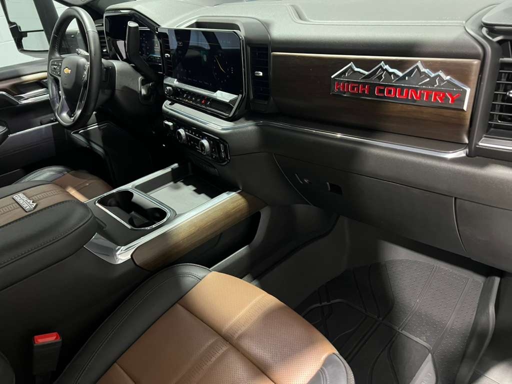 Chevrolet Silverado 3500HD High Country Crew Cab 4WD 2024