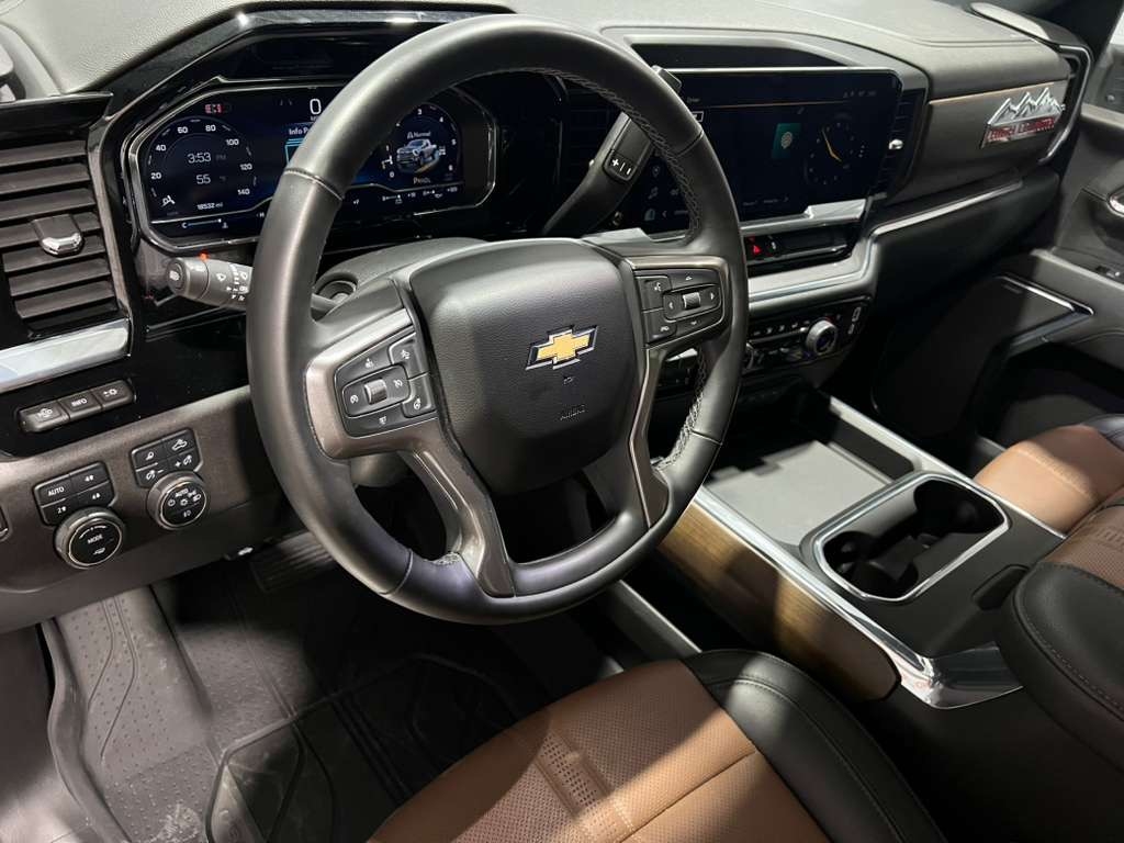 Chevrolet Silverado 3500HD High Country Crew Cab 4WD 2024