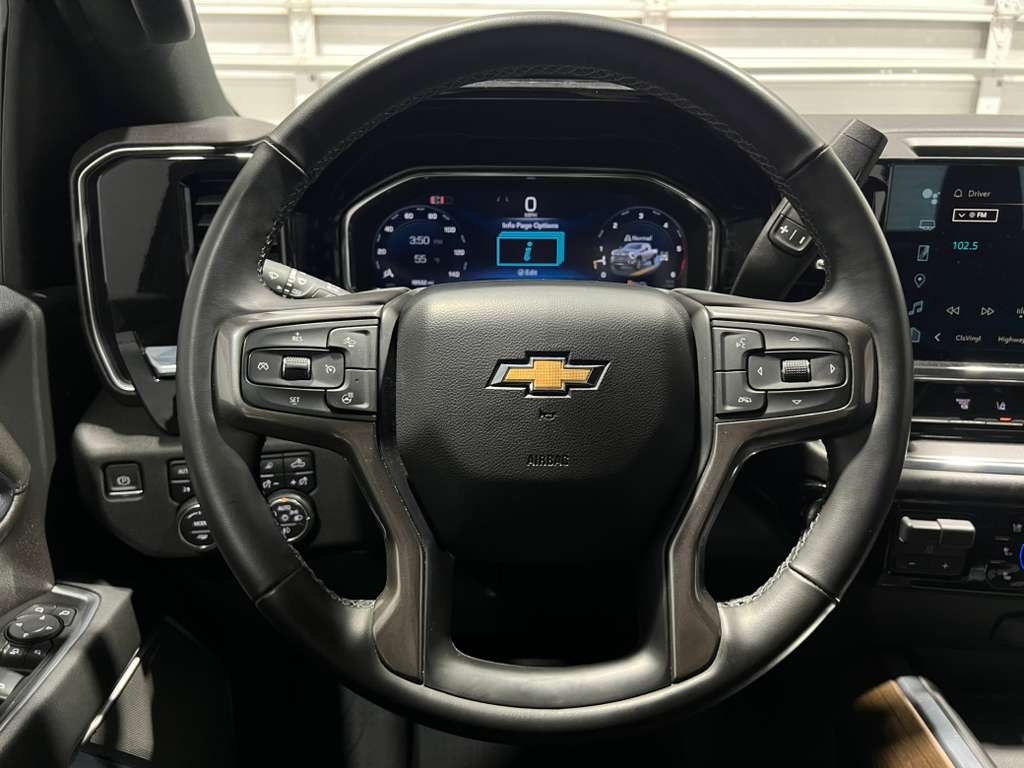 Chevrolet Silverado 3500HD High Country Crew Cab 4WD 2024