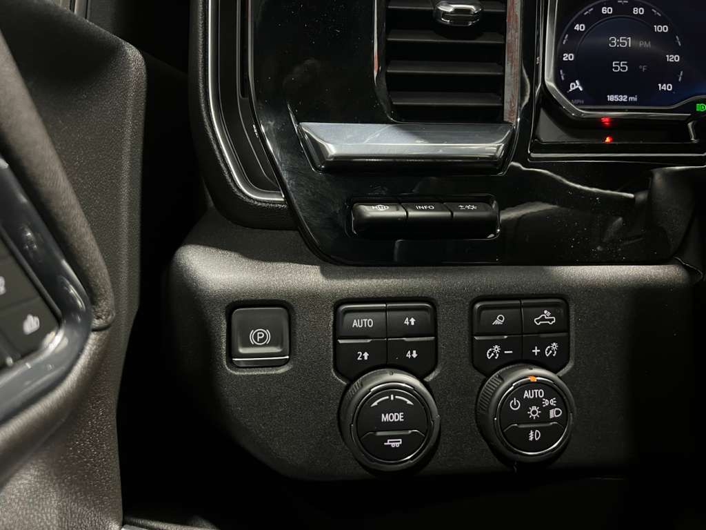 Chevrolet Silverado 3500HD High Country Crew Cab 4WD 2024