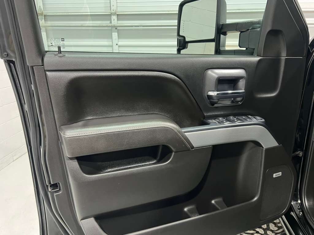 Chevrolet Silverado 2500HD LT Crew Cab 4WD 2017