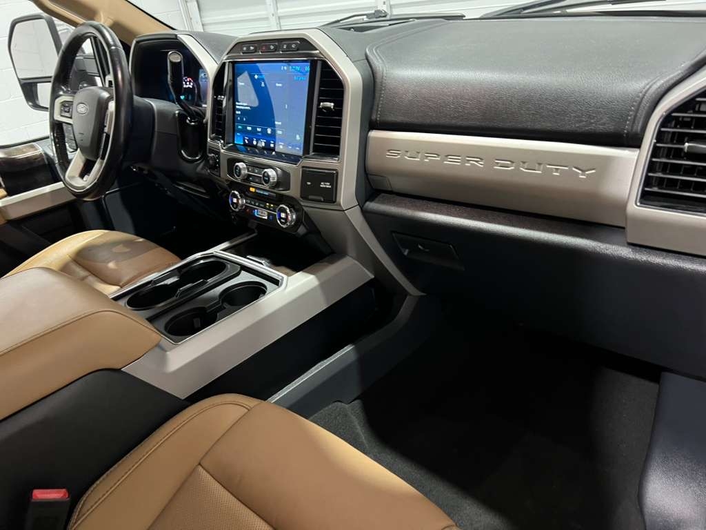 Ford F-350 SD Lariat Crew Cab Long Bed DRW 4WD 2022