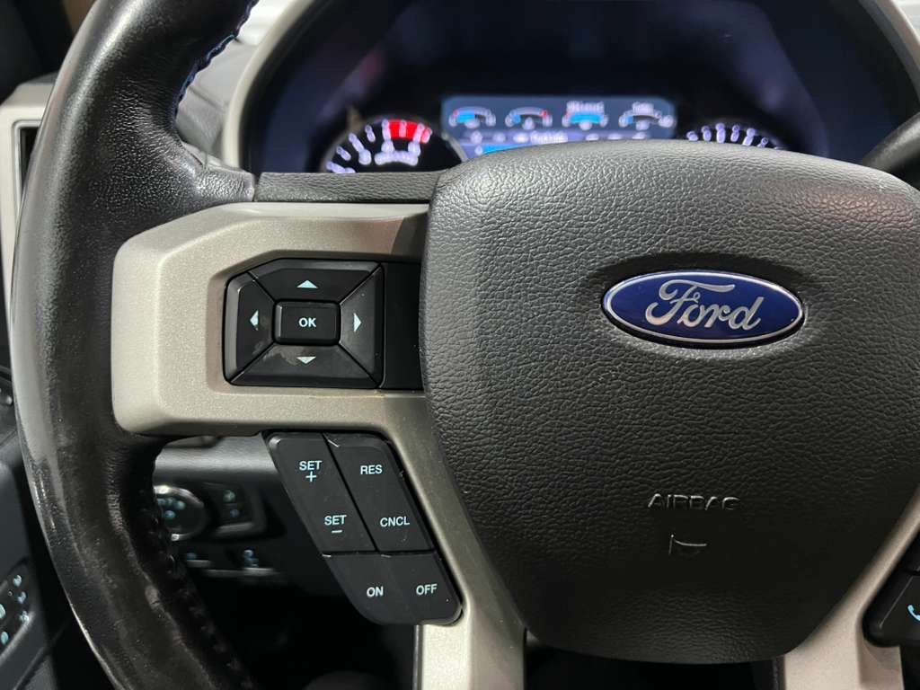 Ford F-350 SD Lariat Crew Cab Long Bed DRW 4WD 2022