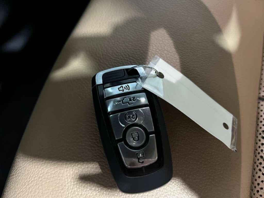 Ford F-350 SD Lariat Crew Cab Long Bed DRW 4WD 2022